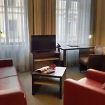 Quartier M Aparthotel 5*