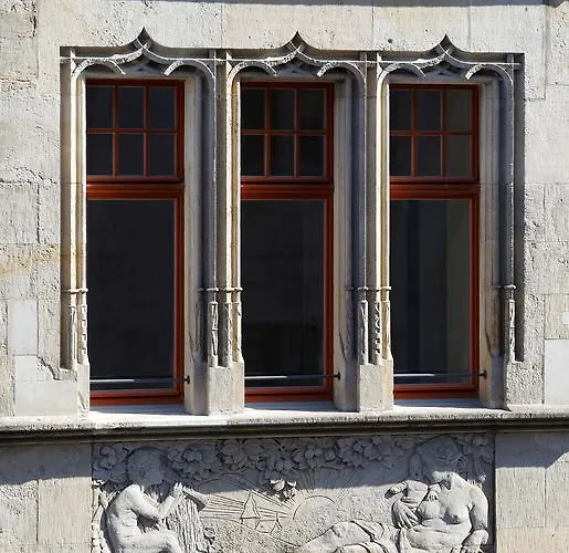 كارتيه إم الفندقية لبسيا