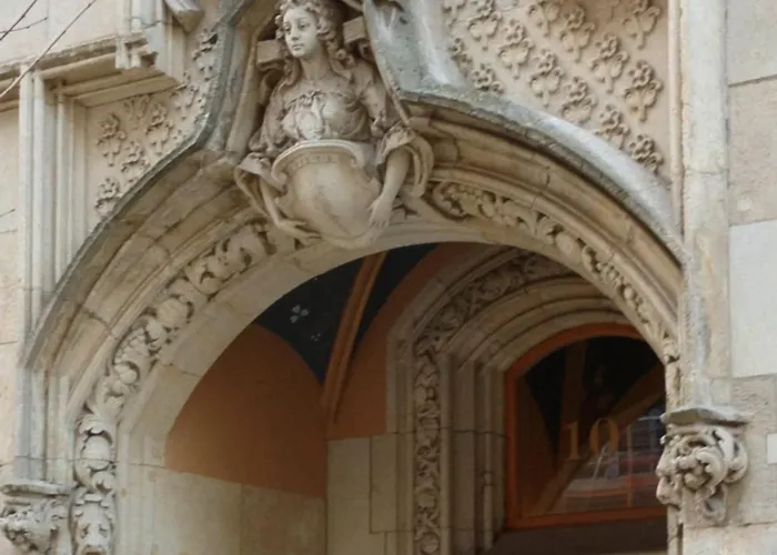 كارتيه إم الفندقية شقة فندقية 5*