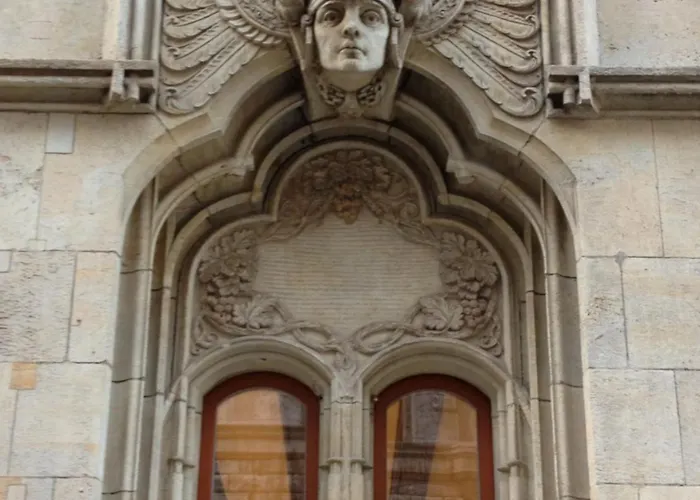 كارتيه إم الفندقية