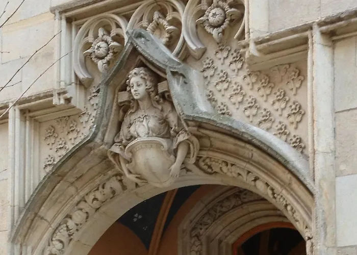 كارتيه إم الفندقية شقة فندقية لبسيا